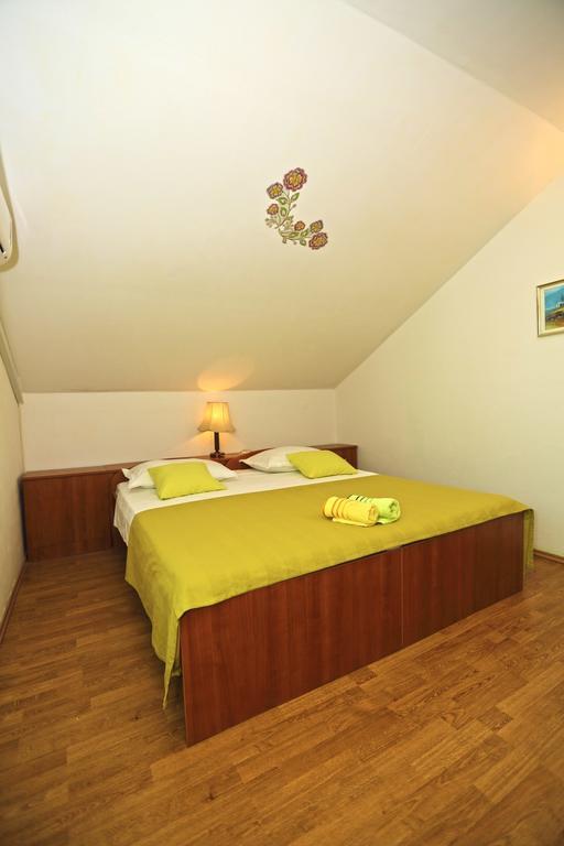 Apartmani Niki Hvar Хвар Номер фото