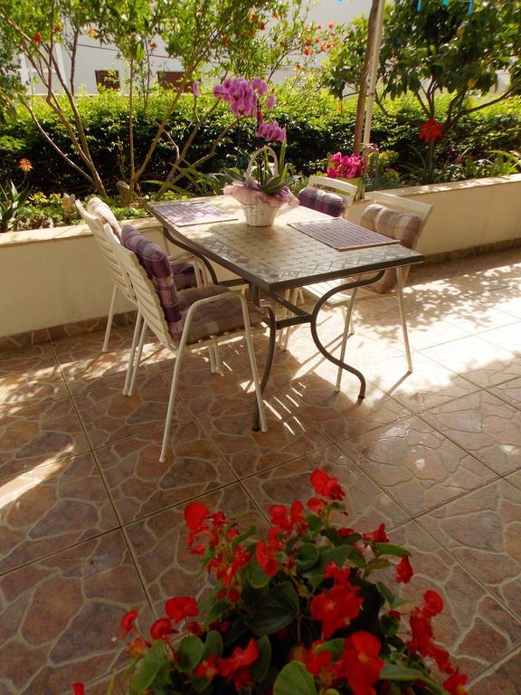 Apartmani Niki Hvar Хвар Экстерьер фото