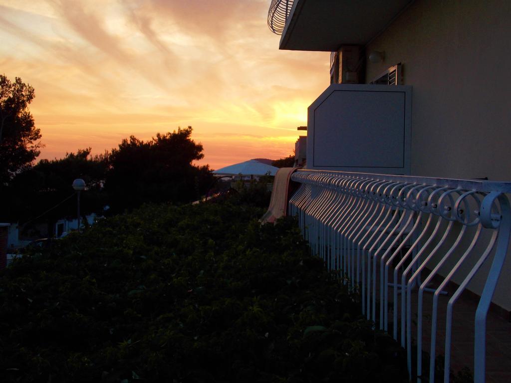Apartmani Niki Hvar Хвар Экстерьер фото