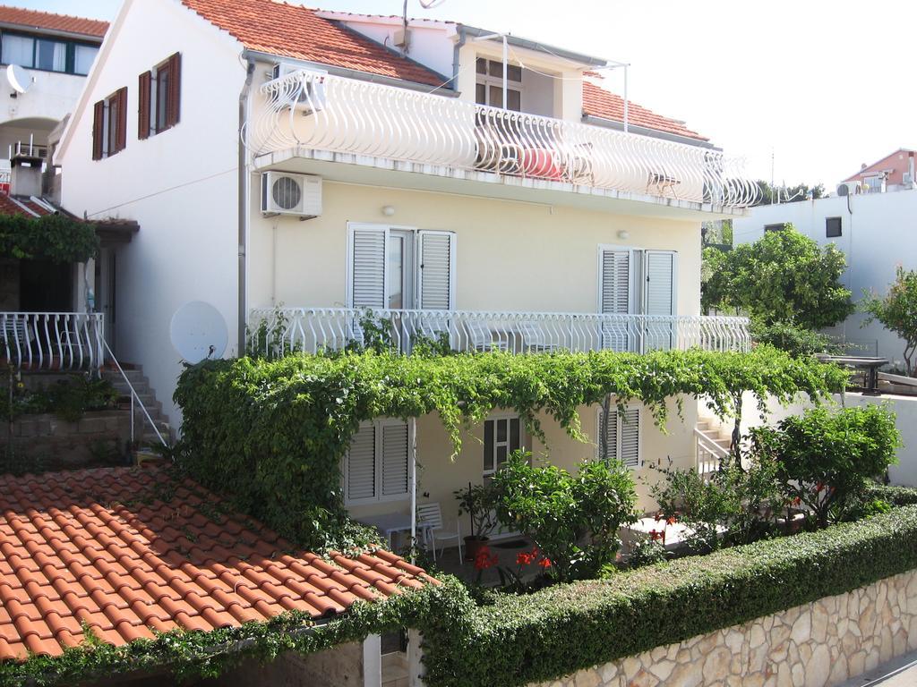 Apartmani Niki Hvar Хвар Экстерьер фото